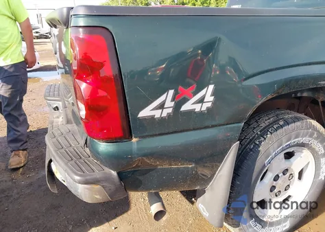 2006 Chevrolet Silverado 1500 Lt2 from USA, damaged, VIN 2GCEK13T461141937